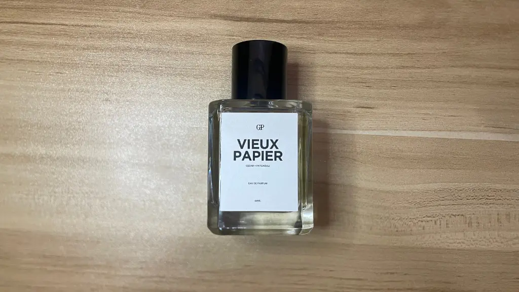 Vieux Papier Perfume longevity and performance - Sniffing Monkey